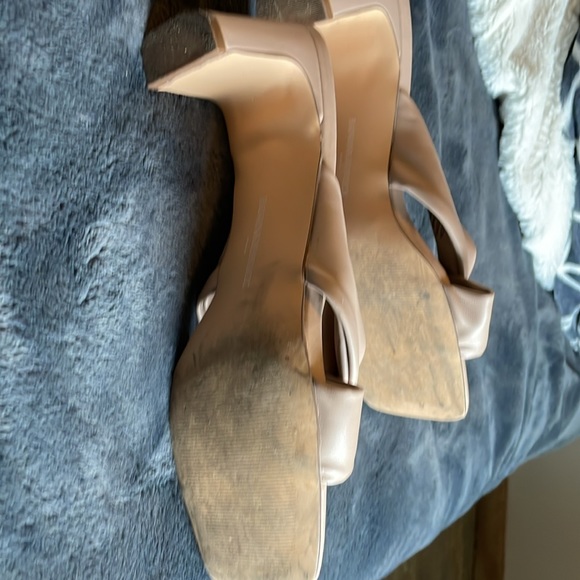 Butter soft, comfortable nude leather sandals - Picture 6 of 7